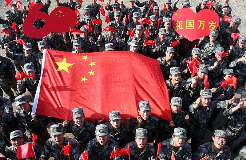 解放军要出国门了，这次的目的地是俄罗斯。根据中俄双方达成的共识，中国人民解放军将派遣兵力前往俄罗斯，