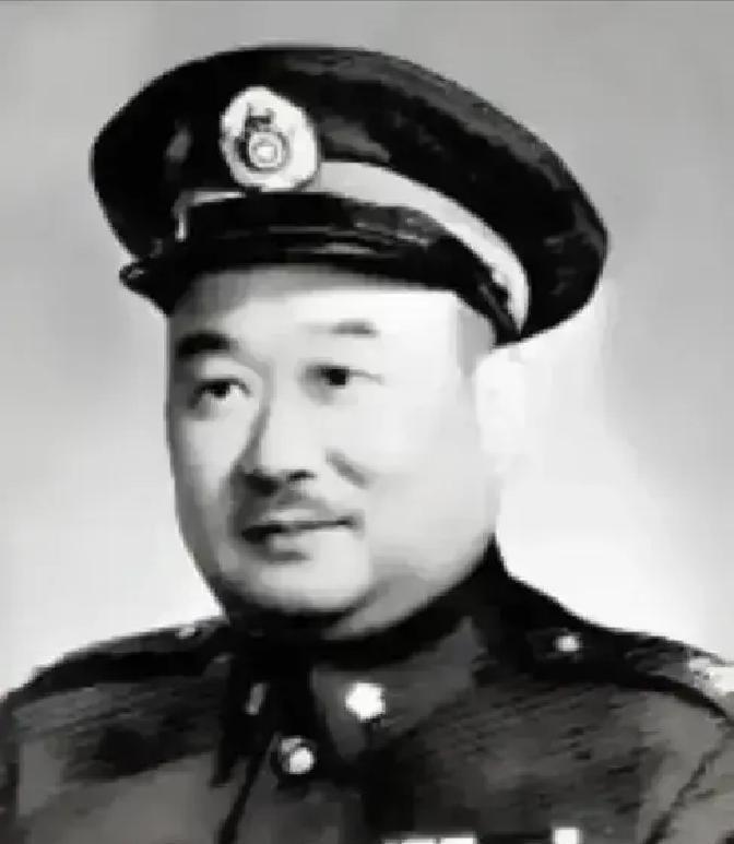 1949年，刘峙领着一群姨太太逃到香港，吃喝玩乐、大肆挥霍，殊不知，他每花一笔钱