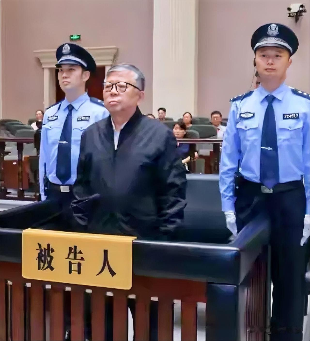 又听到了严惩巨贪的枪声。江苏原南京经济开发区管委会常务副主任杨有林贪腐涉案2