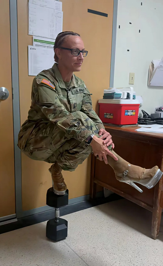 这是美国的士兵吗？我怎么分不清到底是男性还是女性？