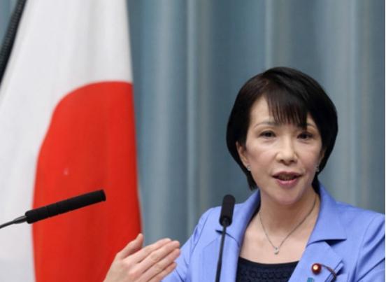 不给缓冲期！中国开始清算日本，特朗普则把美国玩成了笑话2月24日，一场东西方