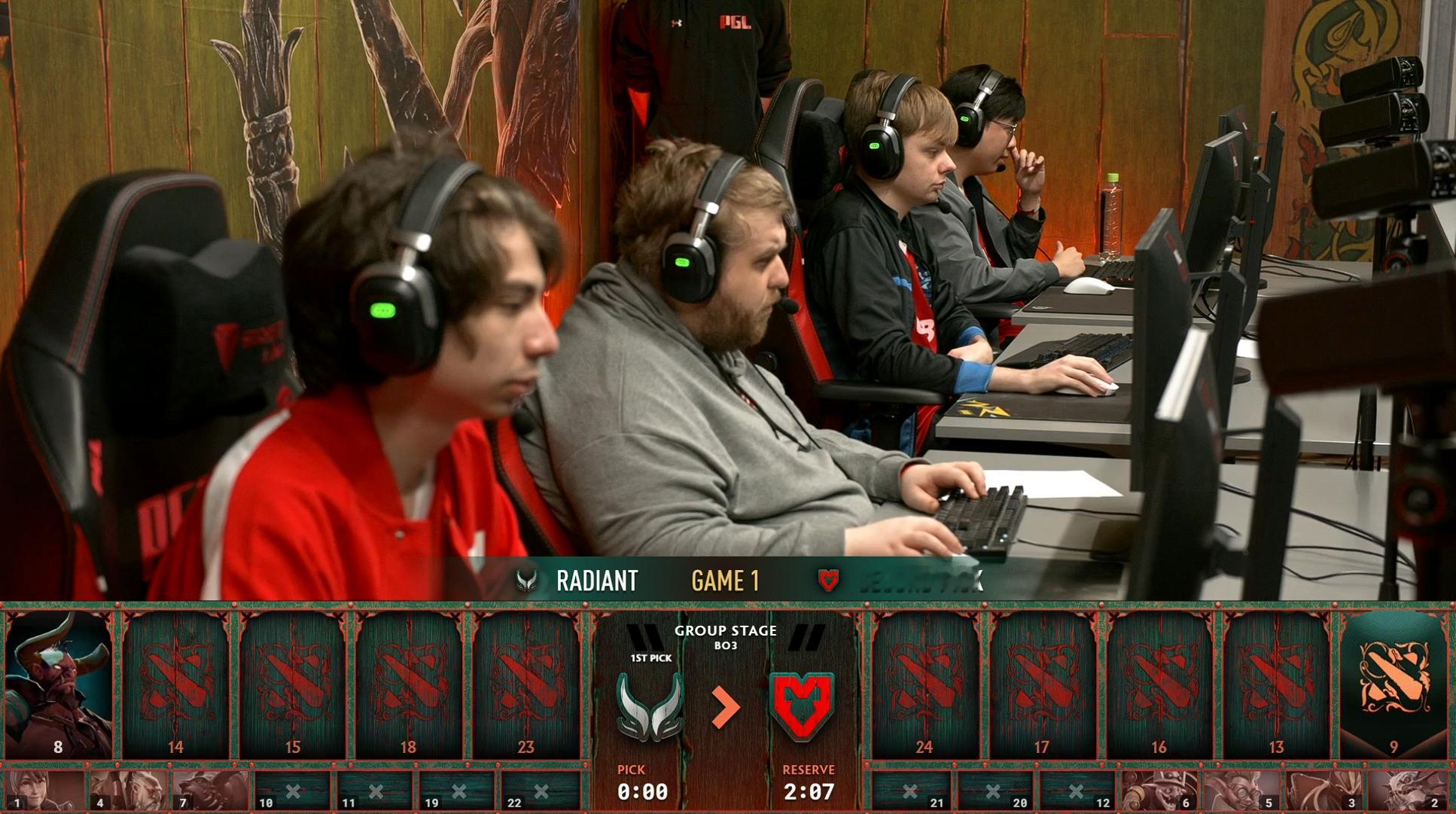 XGvsMouz第一局BP已开，好消息是Mouz的荷兰籍亚军优势路组合仍未康