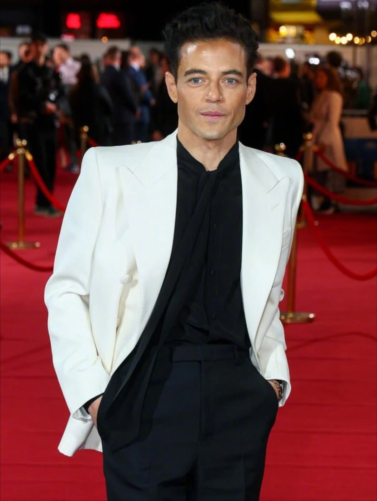 影帝拉米·马雷克RamiMalek最近为新片《纽伦堡》（Nuremberg）