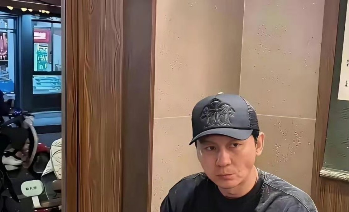 原来李晨才是内娱被严重低估的生存高手！当年跑男分红，鹿晗单季拿4000万，邓超拿