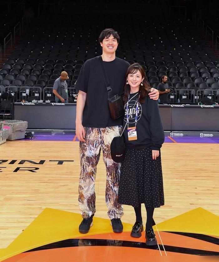 渡边雄太不打NBA了，转身回日本，签了三年六百万美金——日本篮坛最贵合同。他N