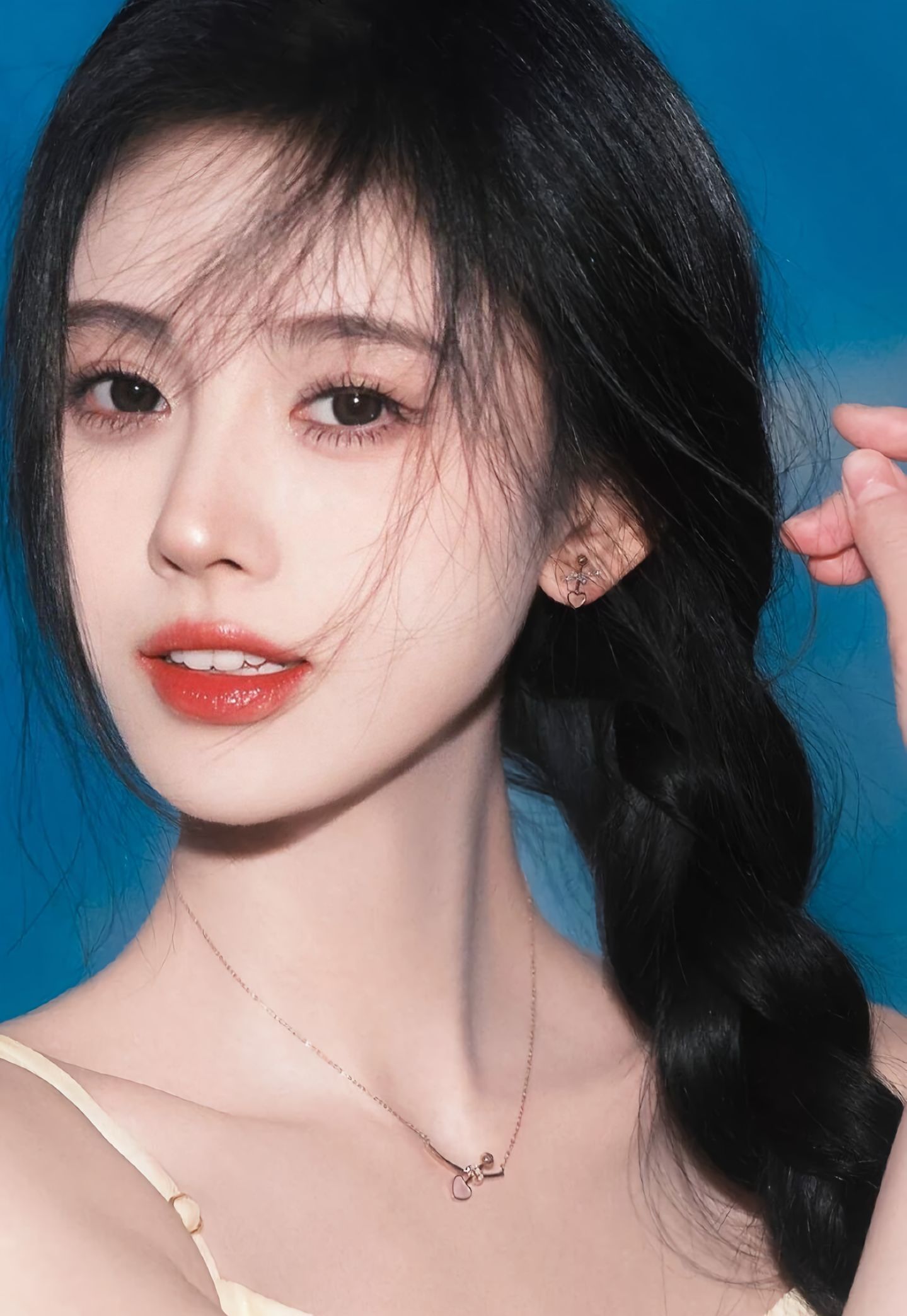 鞠婧祎谁不会被小鞠的美貌迷晕呢，你怎么知道鞠婧祎奢代Fred今天要官宣了[哈哈