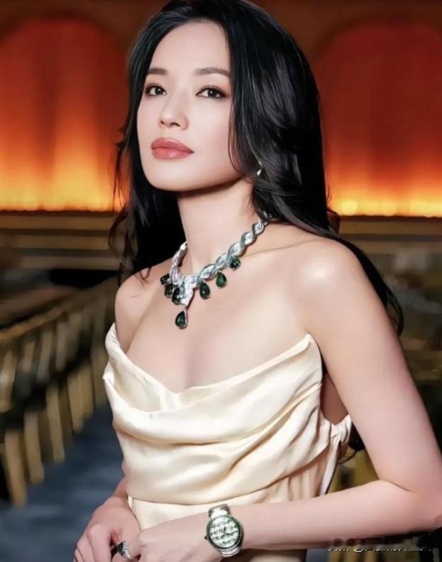2005年，舒淇有一次去黎明家里做客，正吃着饭的时候，黎明爸爸突然大声说道：“