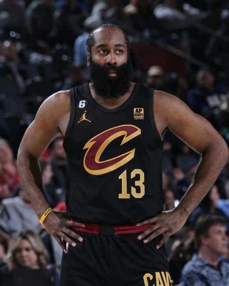 ESPN资深记者RamonaShelburne发布了哈登的声明，他表示从未向洛