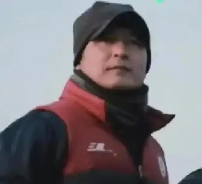 韩国教练带南通，首月已废3人金都根上任第30天，U21小将王梓膝盖肿得像馒
