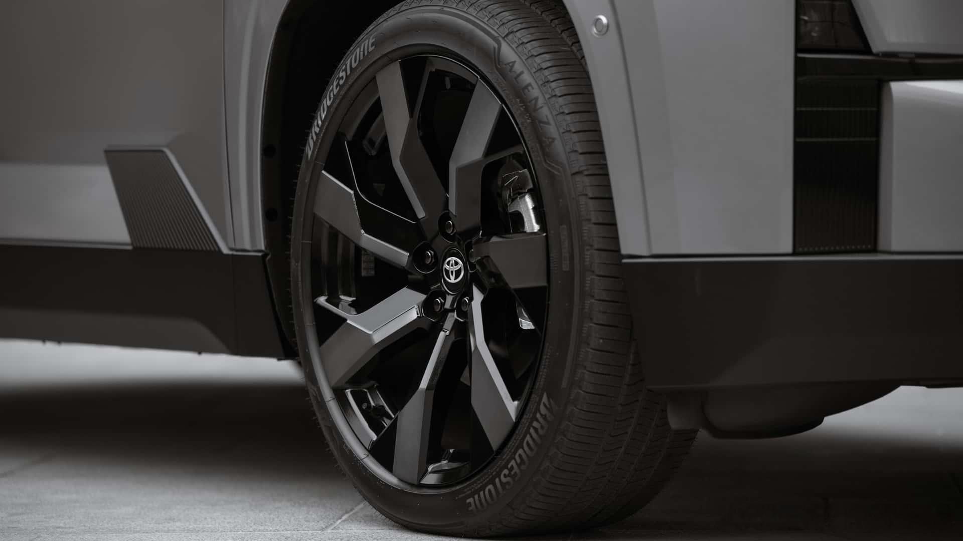 纯电版汉兰达就这样发布了三排七座，北美有77度/95.8度电池版本，续航里程46