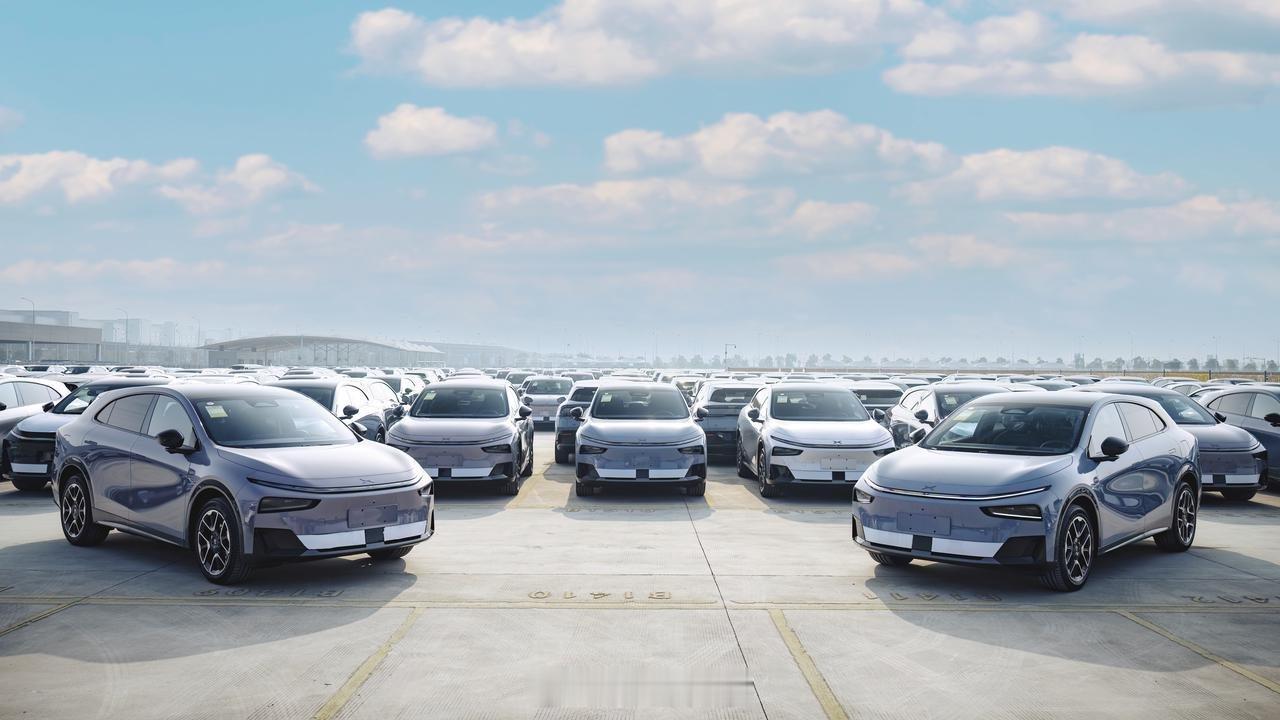 新款小鹏P7+和G7开启全国发运小鹏这波可以啊！直接兑现上市即交付，P7+和G7