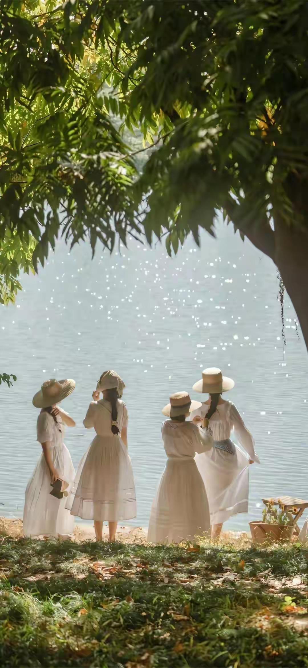 《海边漫步》那些爱过的青春女郎总在记忆的岸边陪我漫步春水漂洗着她们的模