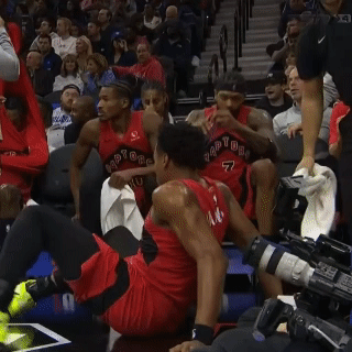 值得一提的是，英格拉姆摔水瓶后，猛龙9连胜了猛龙九连胜英格拉姆绝杀步行者