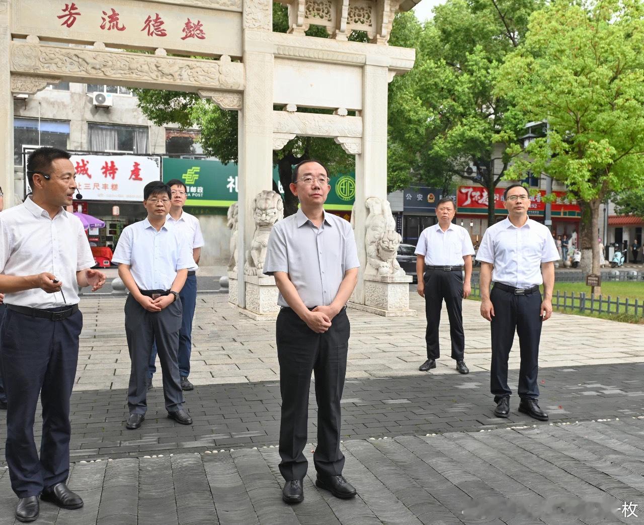 8月2日上午，安庆市委书记孟景伟深入桐城市、宜秀区和大观区，调研党建和历史文化工
