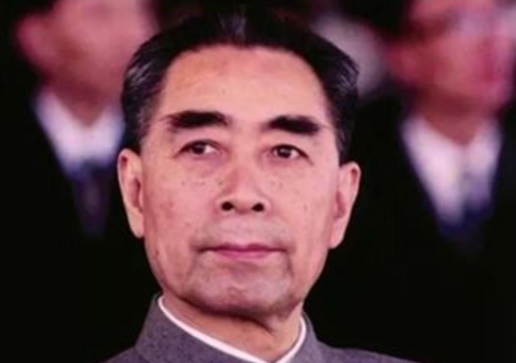 1966年，周总理在大会堂接见外宾，一颗子弹突然射进了大会堂。总理十分恼怒，下令