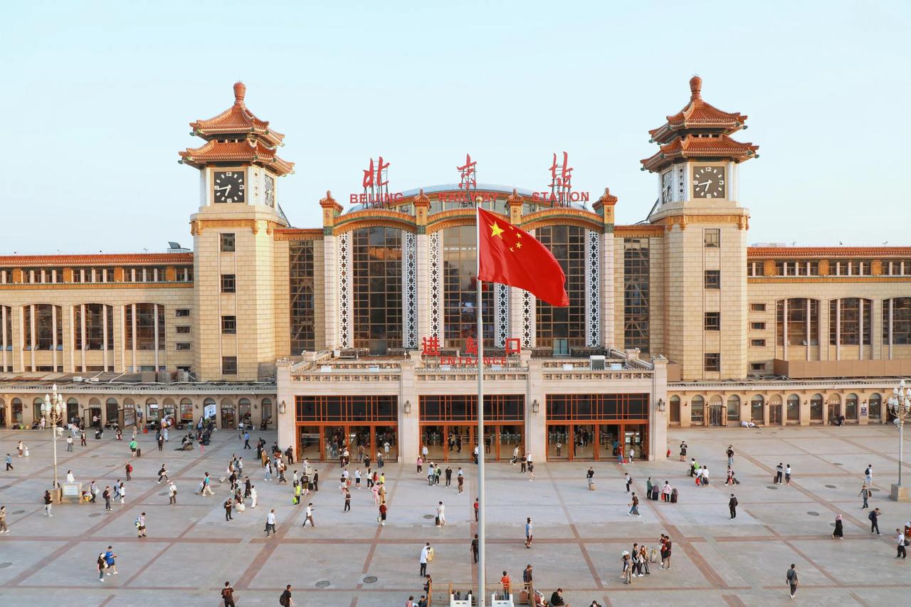 现在全国还有多少钟楼仍在播放《东方红》乐曲？北京火车站、北京西站、北京电报大楼