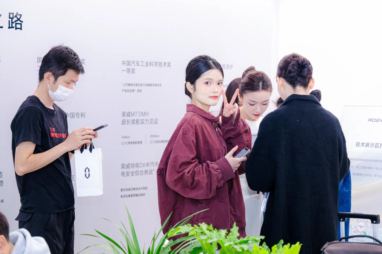 加完班刷手机，看到湘超半决赛永州队点球9:8掀翻了长沙队，评论区全省各地都在发贺