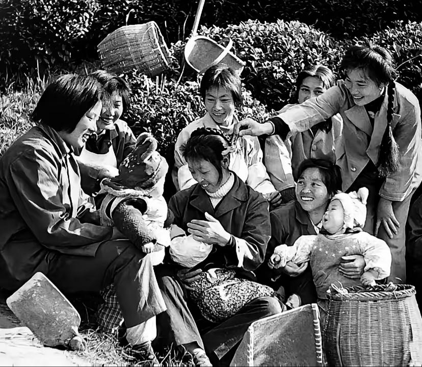 1977年，22岁的冀永清下乡遭人欺负，怀了娃。娘家嫌丢人，渣男装死。没辙，