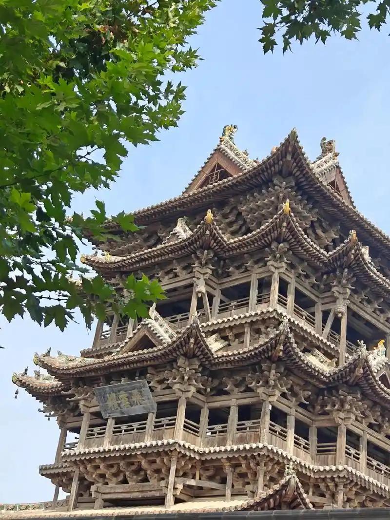 一位企业老板说过一段很现实的话，戳穿了职场大半真相：我从来不提拔老实人。很多老实