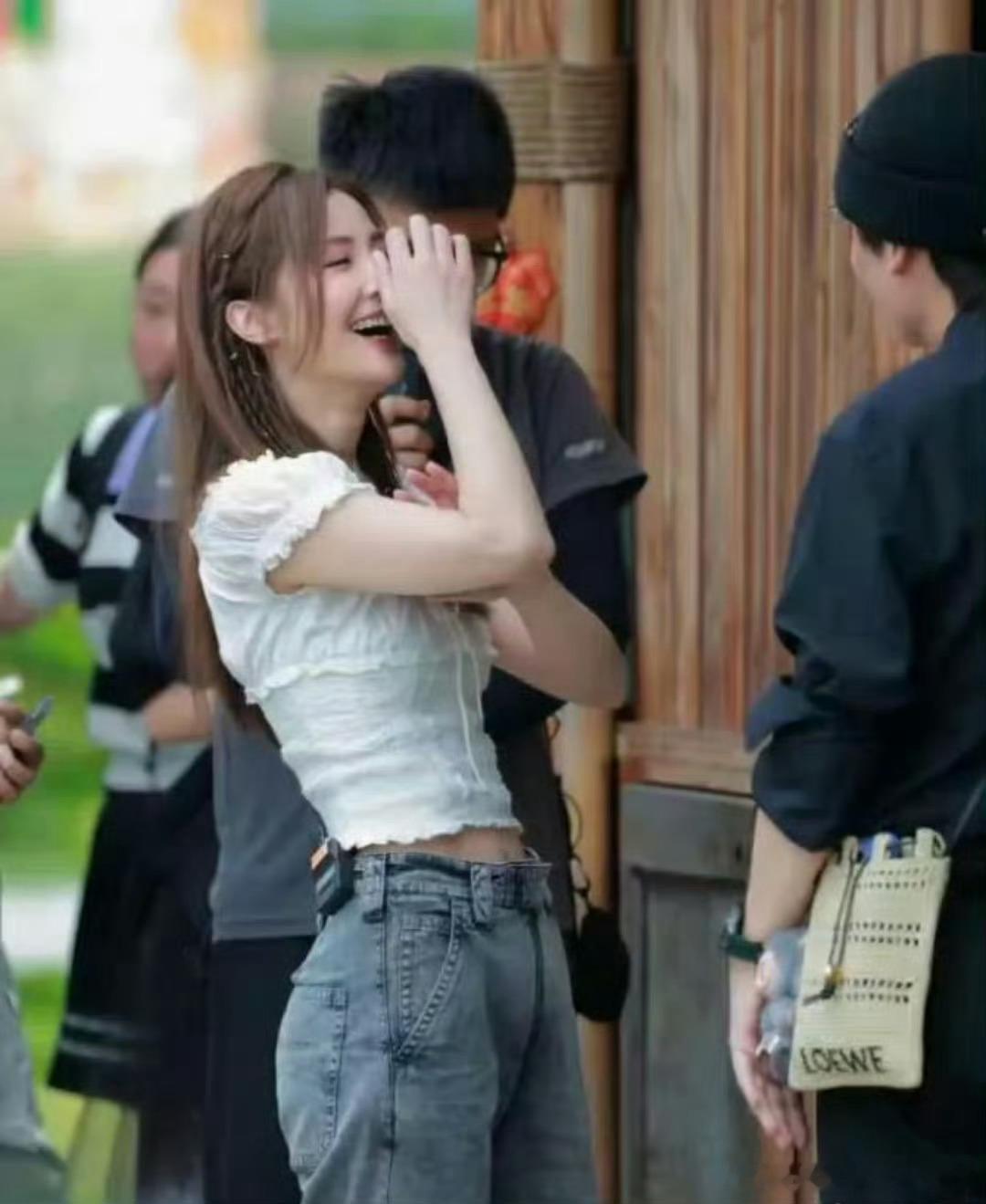 郑中基当年为她着迷，不是没有道理的​​​
