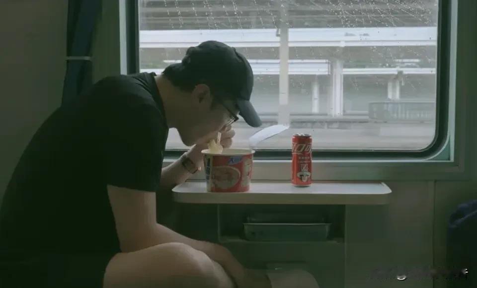 王自如还真的是伸屈自如啊！王自如在创办载乐网的辉煌时期，公司