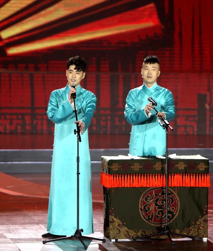 德云社小年热搜炸场！角儿们的“年味儿”操作，把观众乐到跨年小年这天，德云社