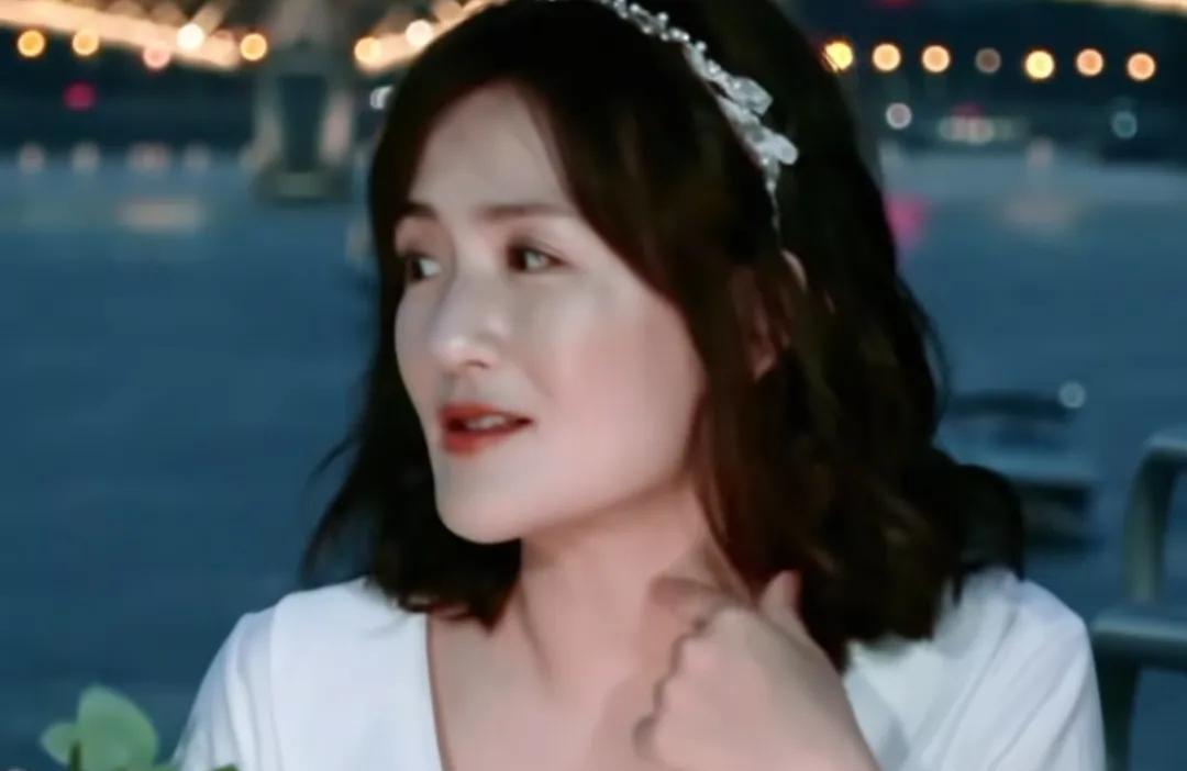 谢娜说我会看张杰的脸色行事的我会怕他不开心，怕他因为任何事情不开心，只要是有一