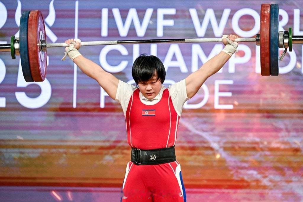 【举重世锦赛朝鲜女将再破世界纪录揽三金】国际体坛战报速递10月7日挪威福德，举