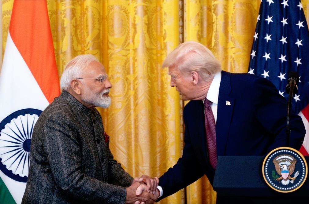 5000亿和停购俄油全是画饼？美印这波贸易操作直接把人看懵了。 特朗普到高调