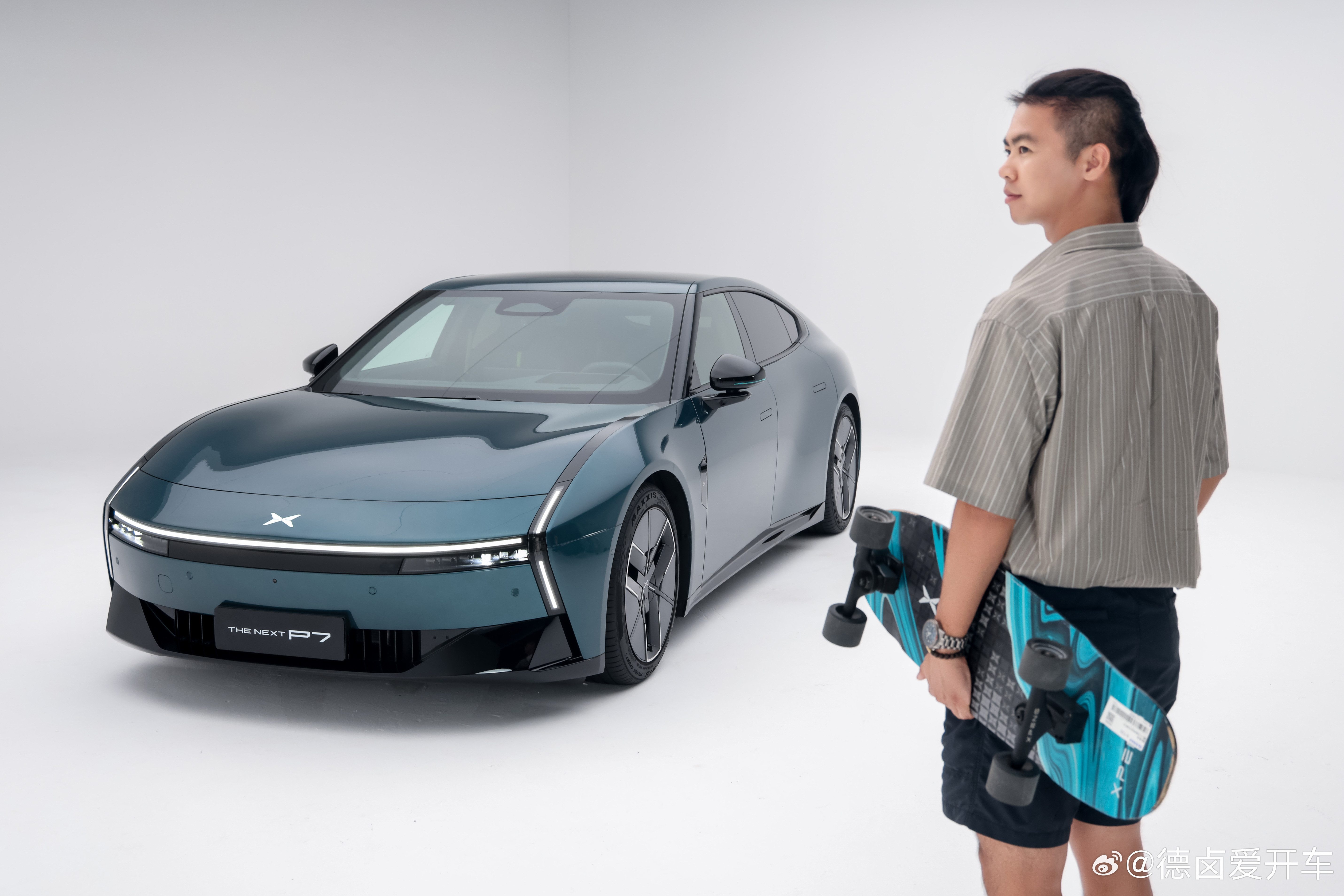 听我司小伙伴说去小鹏P7拍了个时尚大片，看了一下，车是好看的。2020年，P7上