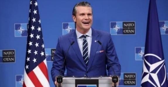 美防长惊人言论：中美开战20分钟内美航母全灭，五角大楼模拟演习美每次都输