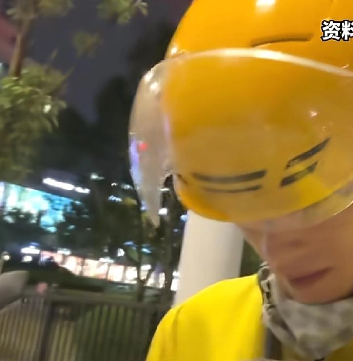 在苏州送外卖，一定要多长一个心眼一位外卖小哥在送一个生日蛋糕的时候，就怕对方变