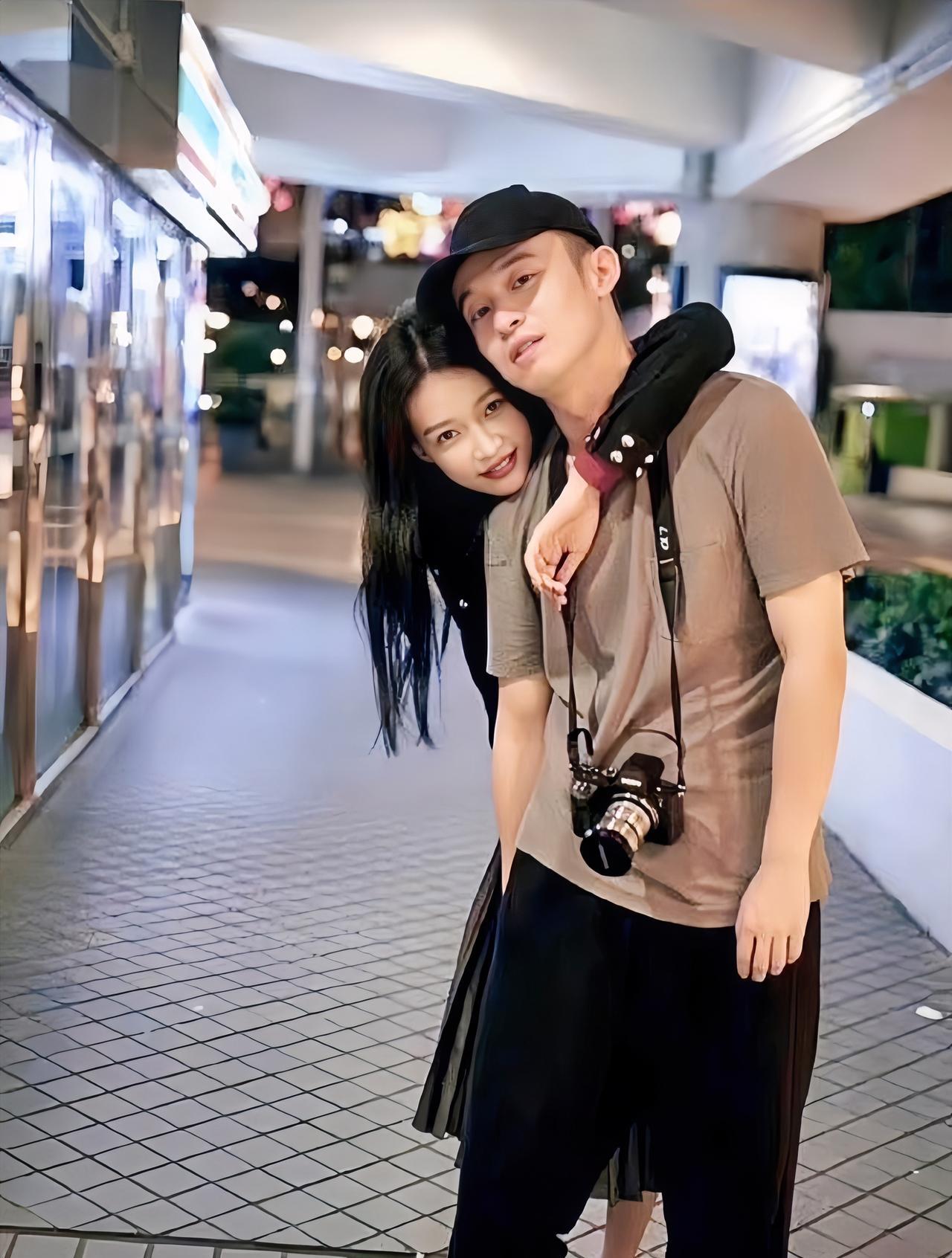 本以为董子健只是演员，孙怡当初才和他情投意合的。原来董子健的妈妈是“京城第一经