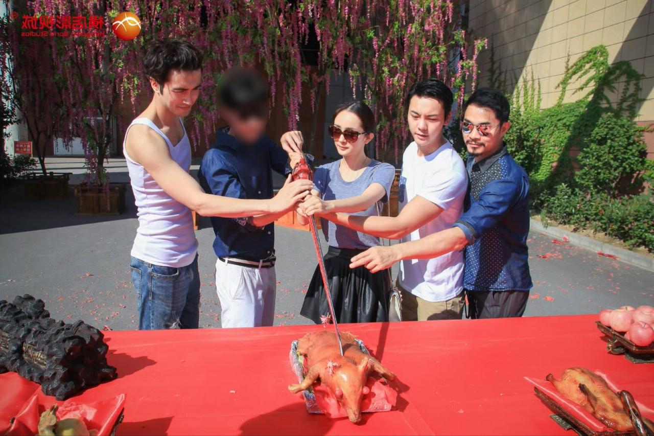 美是真的美，只是当时太穷～而且以前大家是真的敢素颜！
