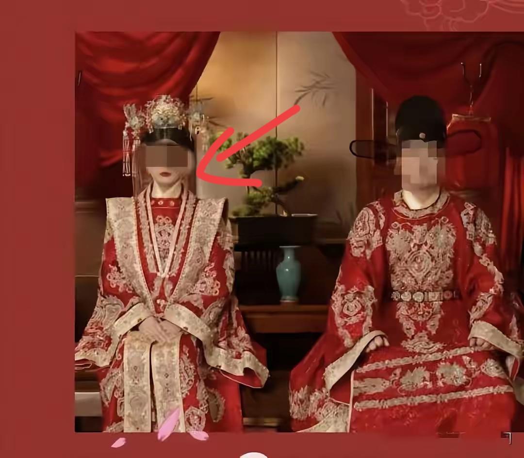 河南鲁山28岁女教师新婚当天坠亡，她的婚纱照看得人心里发堵，精致妆容下嘴角始终向