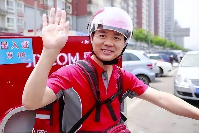 刘强东送的不是外卖,是扎向美团的道德三棱刺