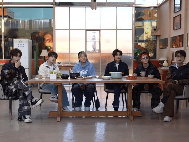 快乐老友记直播哥几个聚在一起边吃边直播，又开心起来了哈哈哈！一个比一个有梗~俺的