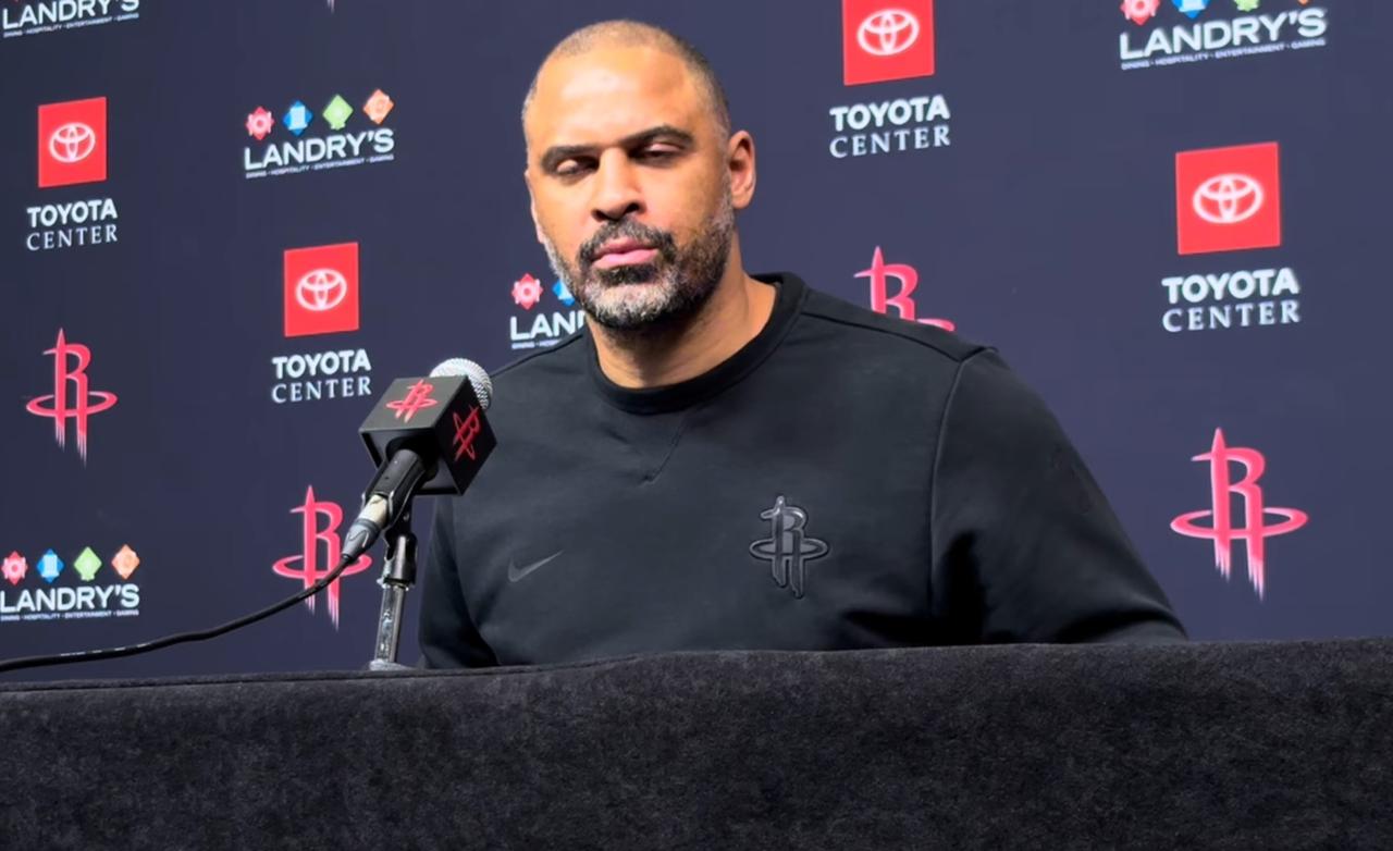 赛后采访乌度卡又开始甩锅了！也不想想正经比赛的时候他在干嘛，球队各种失误的时候