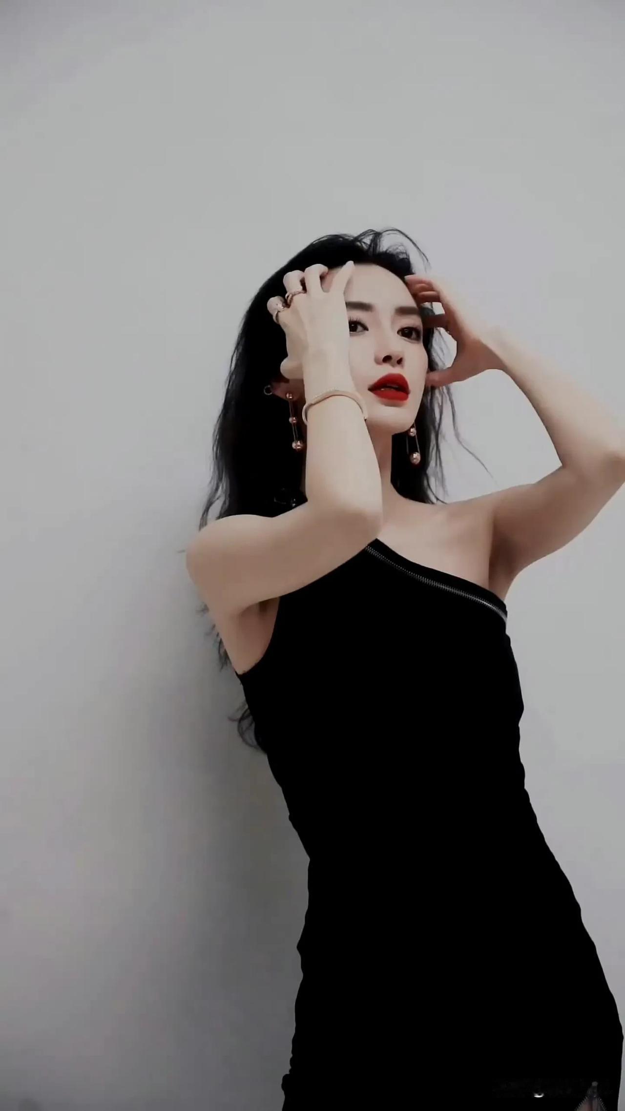 baby杨颖，很美很有气质[爱心]