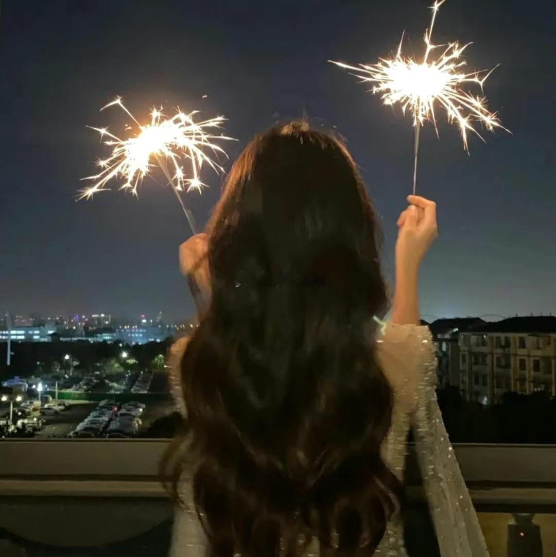 双鱼们并不是很看重世俗观念、对金钱、名望与地位也没有巨大的欲望。双鱼座是有梦想的