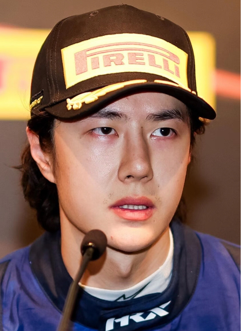 给我笑的哈哈哈哈哈哈哈哈