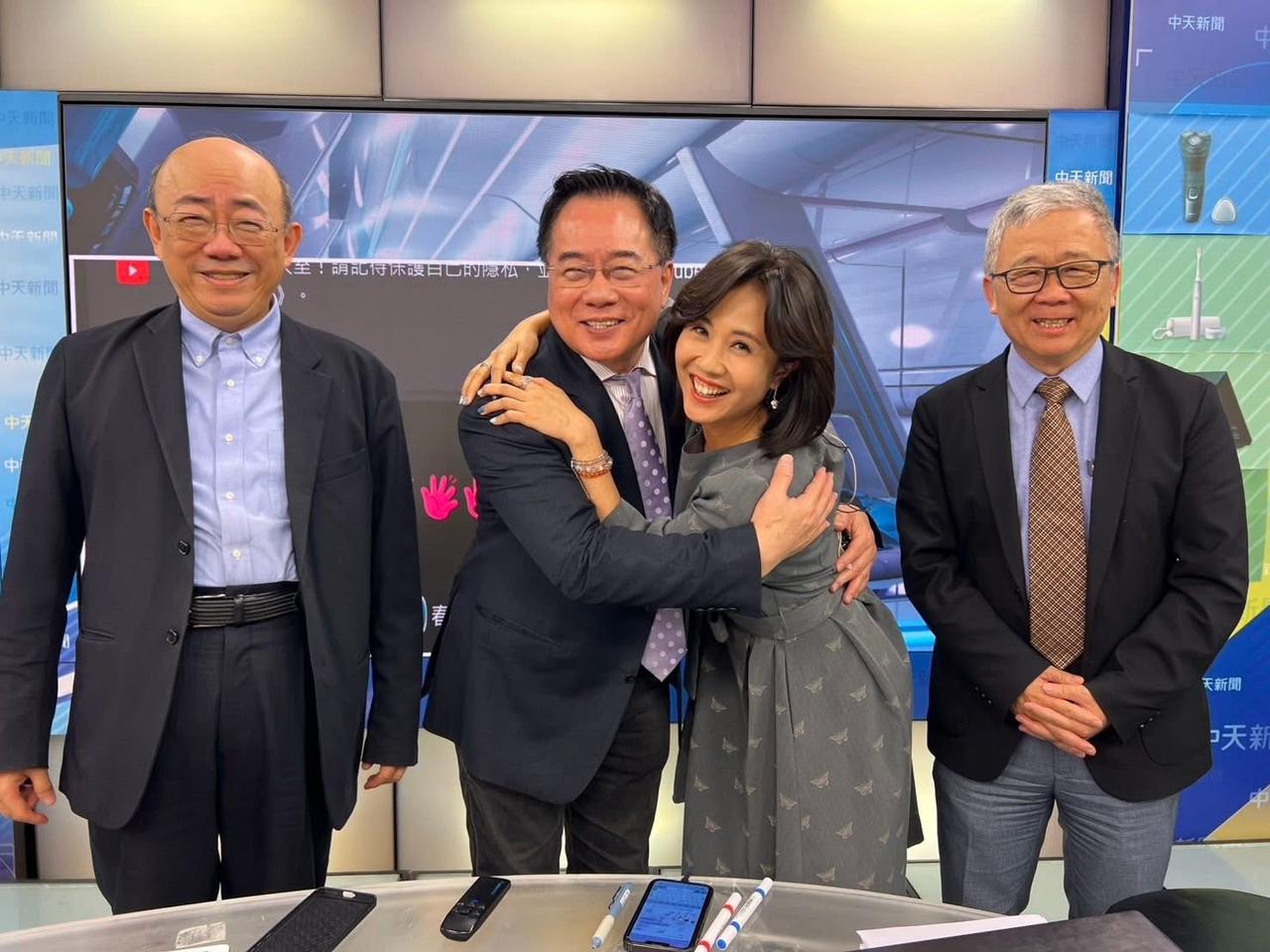 蔡正元博士今天（3月20日）在脸书发文表示，这一天是他最后一次上《中天辣晚报》。