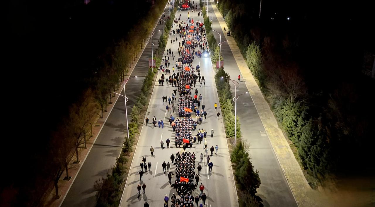 师生徒步108里缅怀先烈，固原这所学校为何坚持多年？2026年4月3日凌晨4