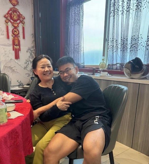 不得不说，儿子遗传了妈妈的好基因。