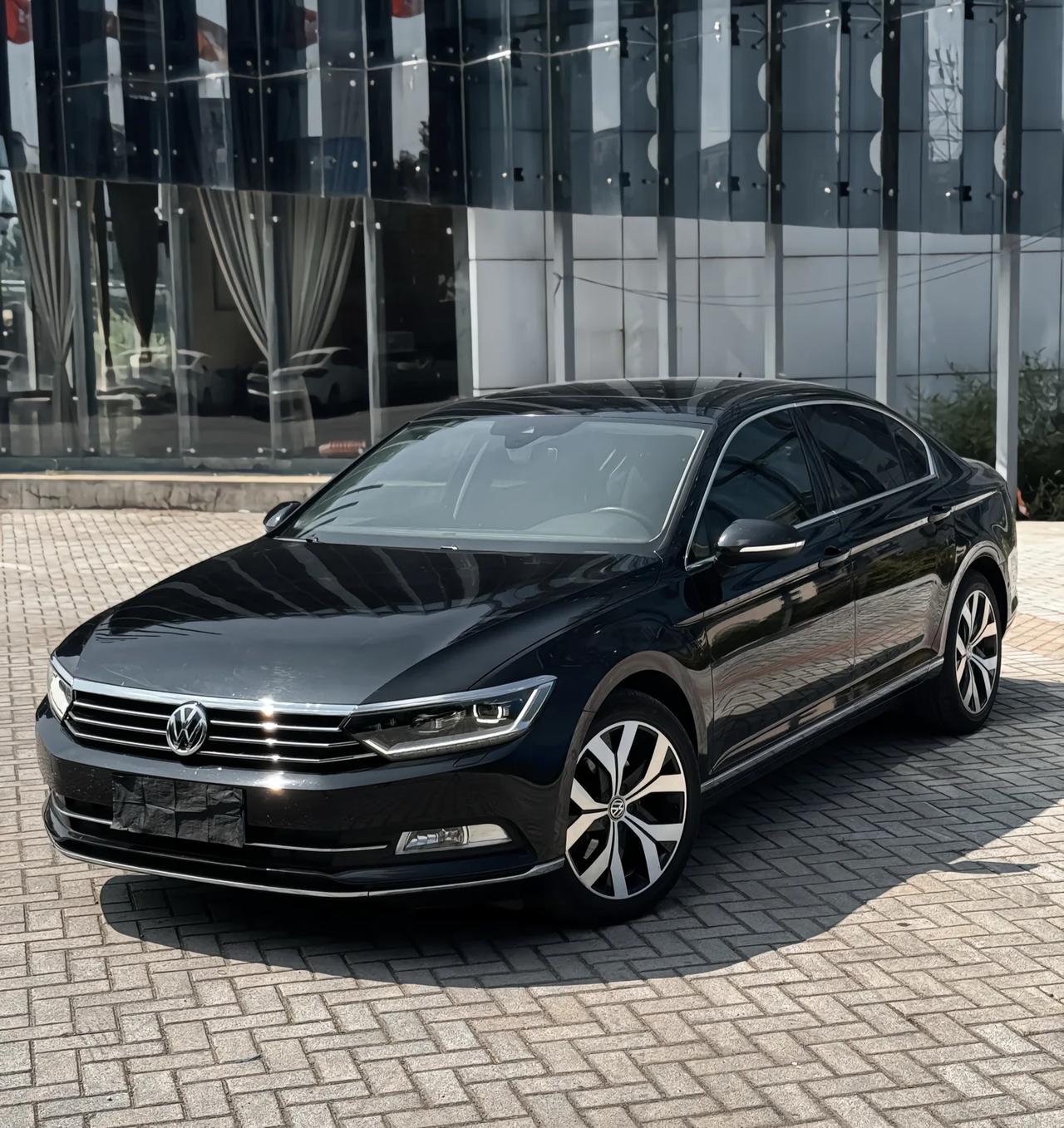 去年贪便宜买了台二手代步车，当天过户开走，第三天早上启动就亮故障灯，挂挡不走，直