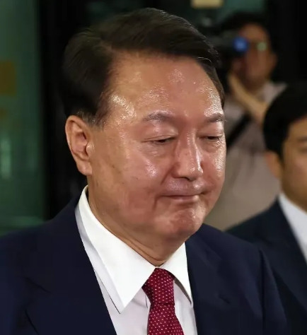 韩国检方已经定下来了，准备向法院进行申请，强制执行逮捕令的签发。这意味着尹锡悦总