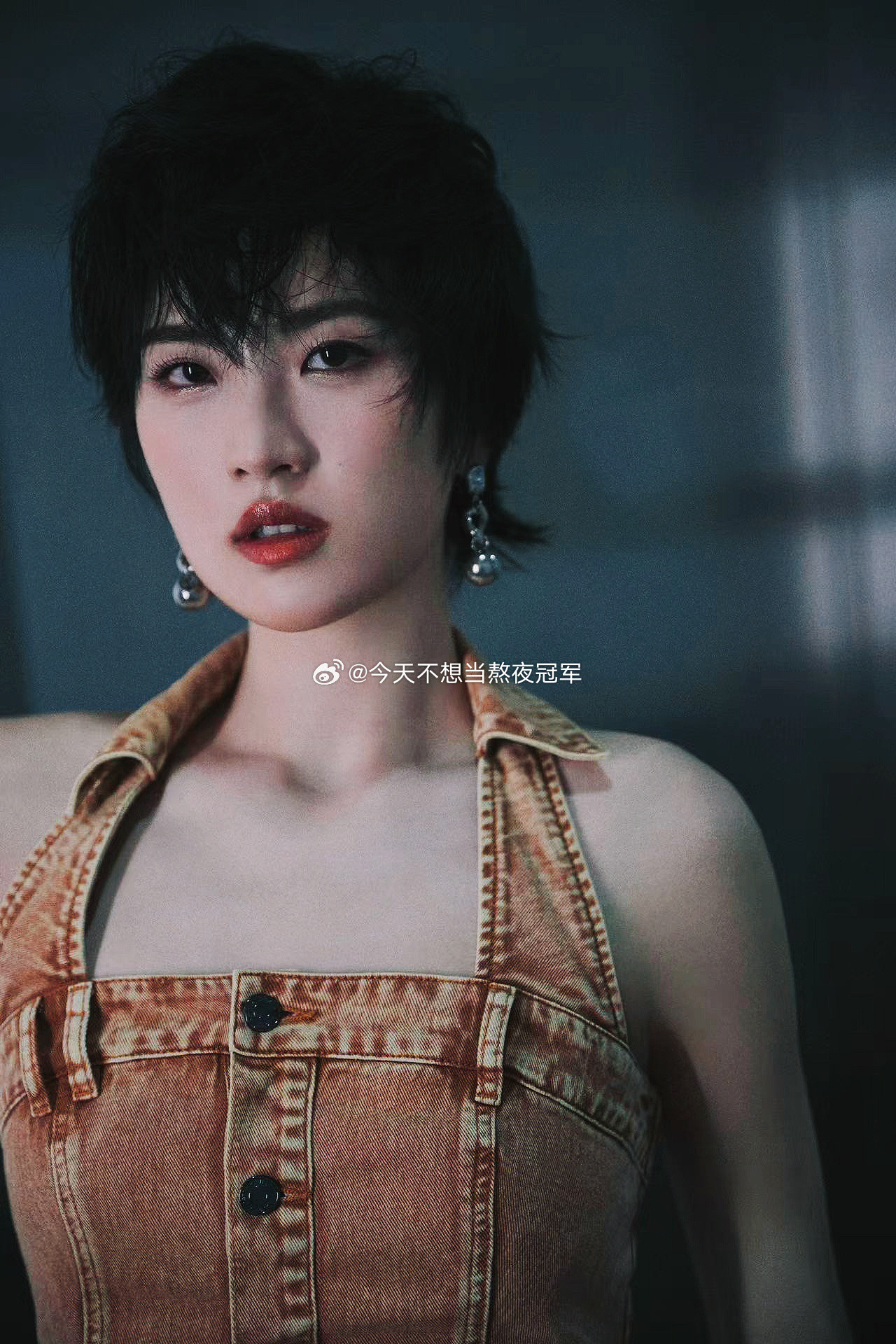 来猜人，请问图几是卢昱晓卢昱晓短发美萌卢昱晓短发