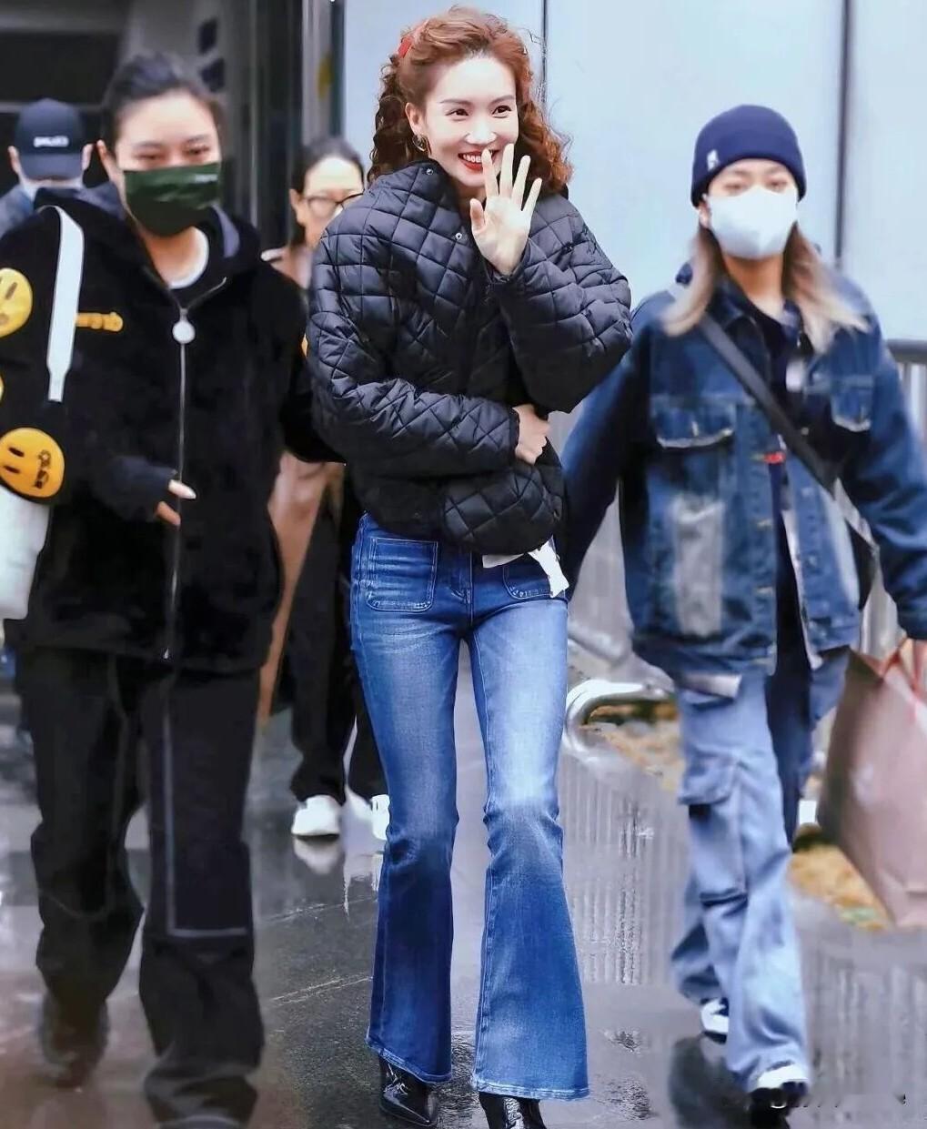 1月29日，金晨上线只看舆论不回应是真没有任何公关的机会？还是准备晚上人少再回