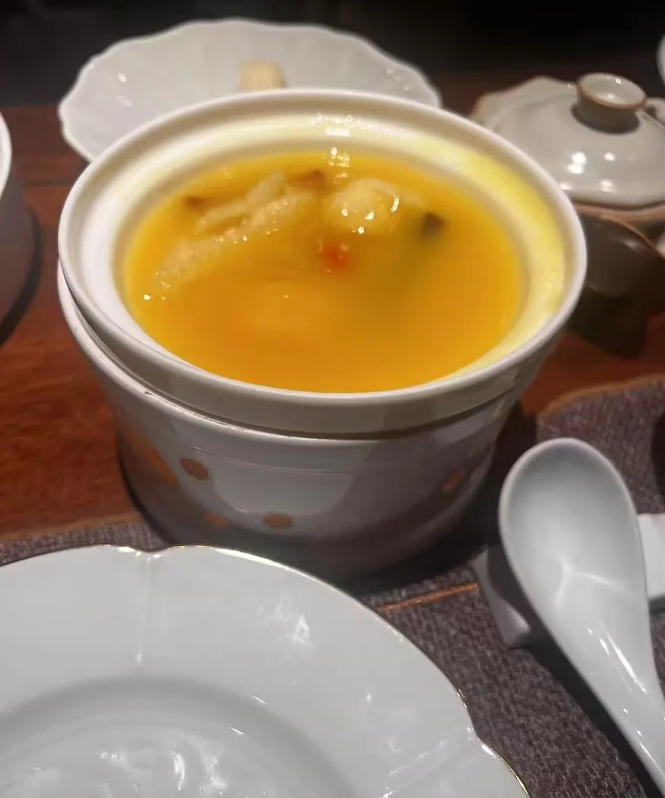 禁酒令断了许多人的财路我们小县城吃喝成风，尤其是晚上，当然吃吃喝喝都是一些头头