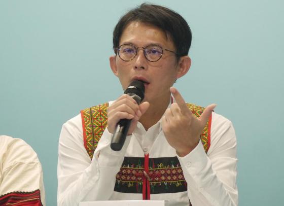 就在刚刚，台“民众党主席”黄国昌发表声明，4月22日，针对非洲三国撤销飞航许